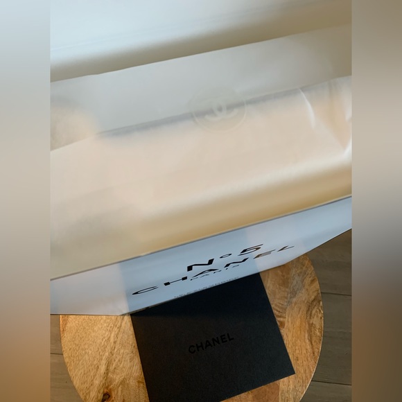 Chanel Limited Edition Advent Calendar / Le Calendrier - Picture 3 of 6